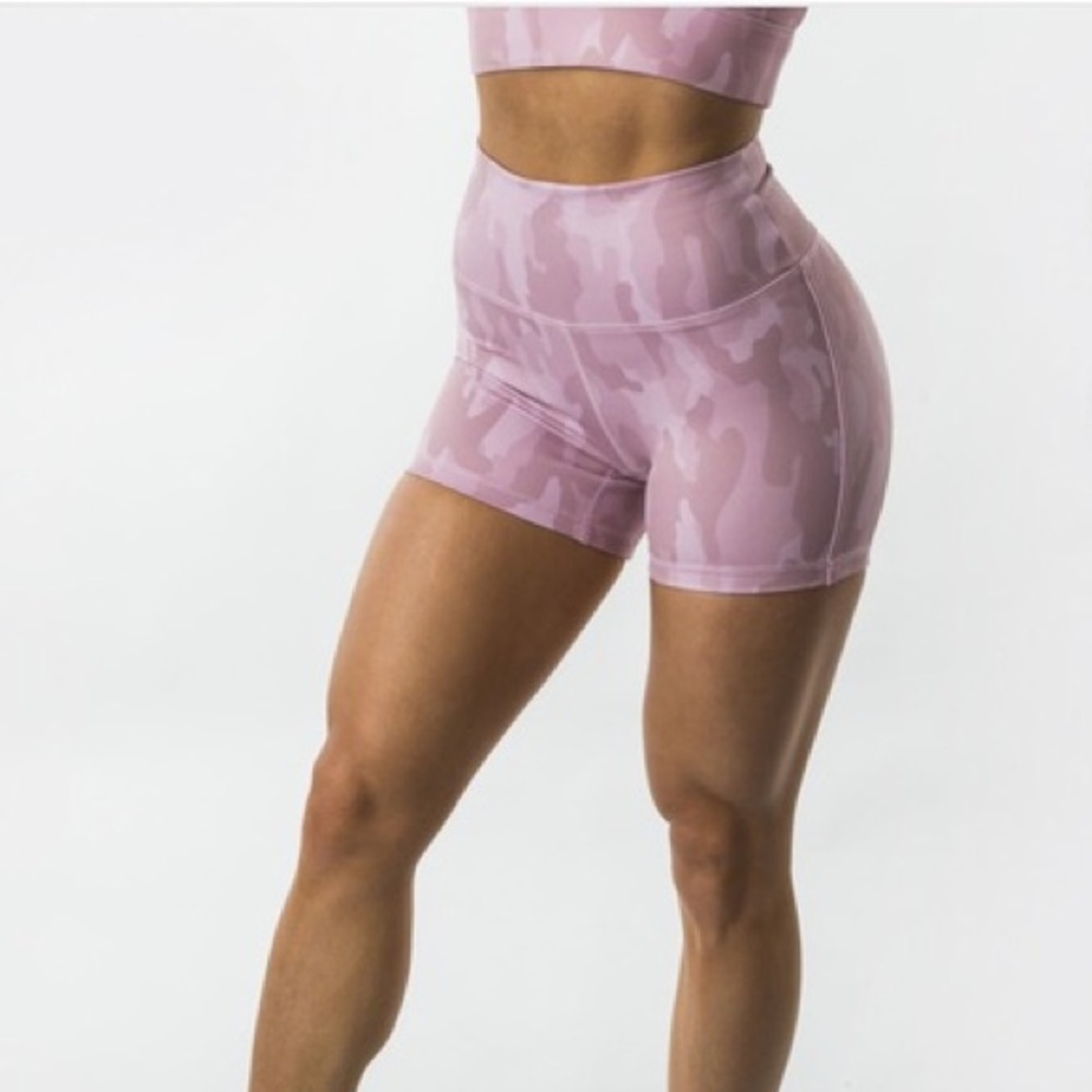 Buff Bunny Workout SET; shorts & top. Pink Camo